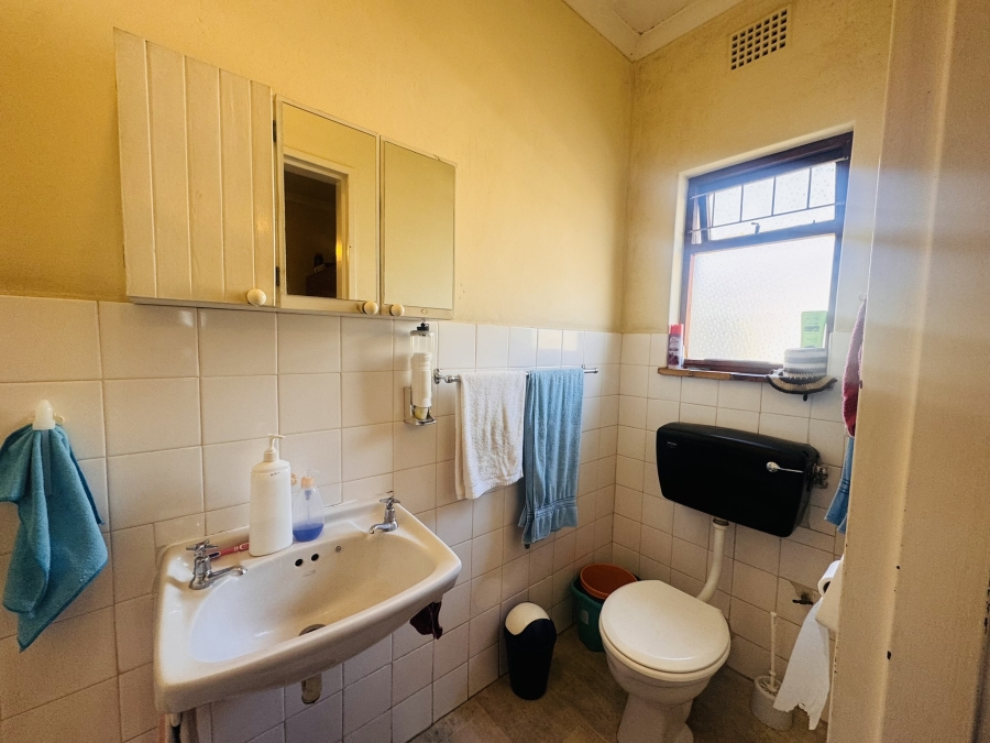 To Let 4 Bedroom Property for Rent in Van Der Stel Western Cape